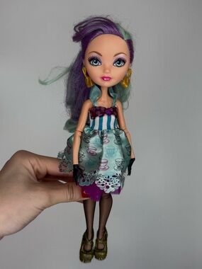 Ever After High Madeline Hatter Hat-Tastic Party Doll